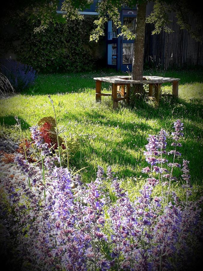 B&B Chez Annie Saint-Martin-de-Gurçon Εξωτερικό φωτογραφία